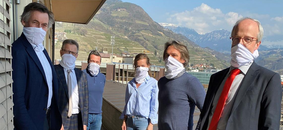 Widmann indagato per gli “scaldacollo anti-coronavirus”: 700mila euro finiti all’azienda del cugino dell'assessore